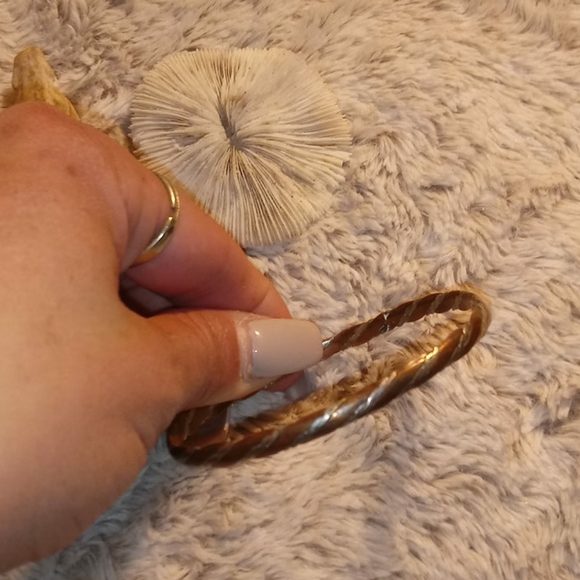 Interesting lot of cases bracelet bone shell mix - Picture 15 of 16